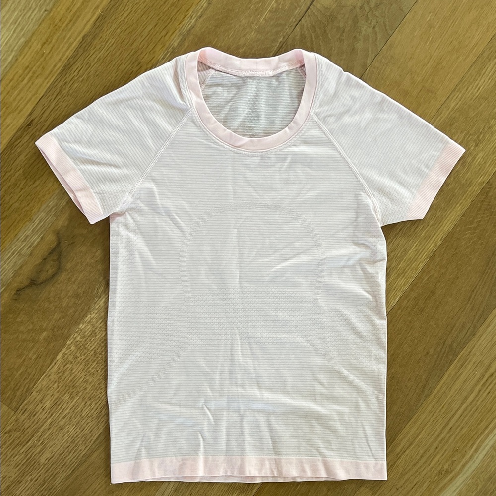 Lululemon Swiftly Tech Short Sleeve 4 Never Worn